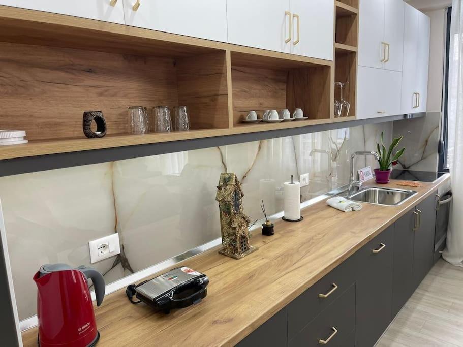 Melody Apartment In Korça Exteriör bild