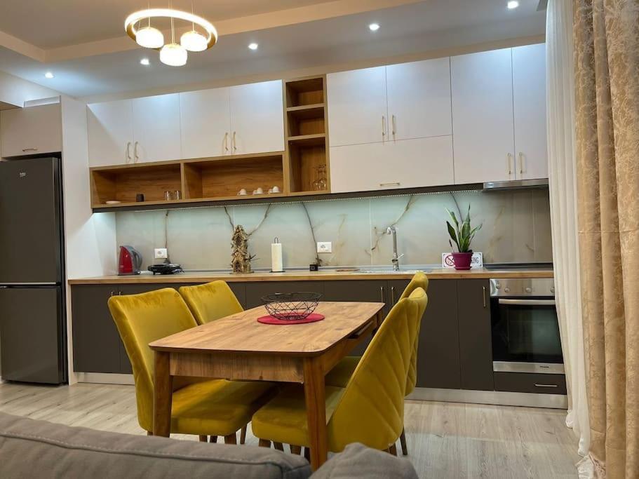 Melody Apartment In Korça Exteriör bild